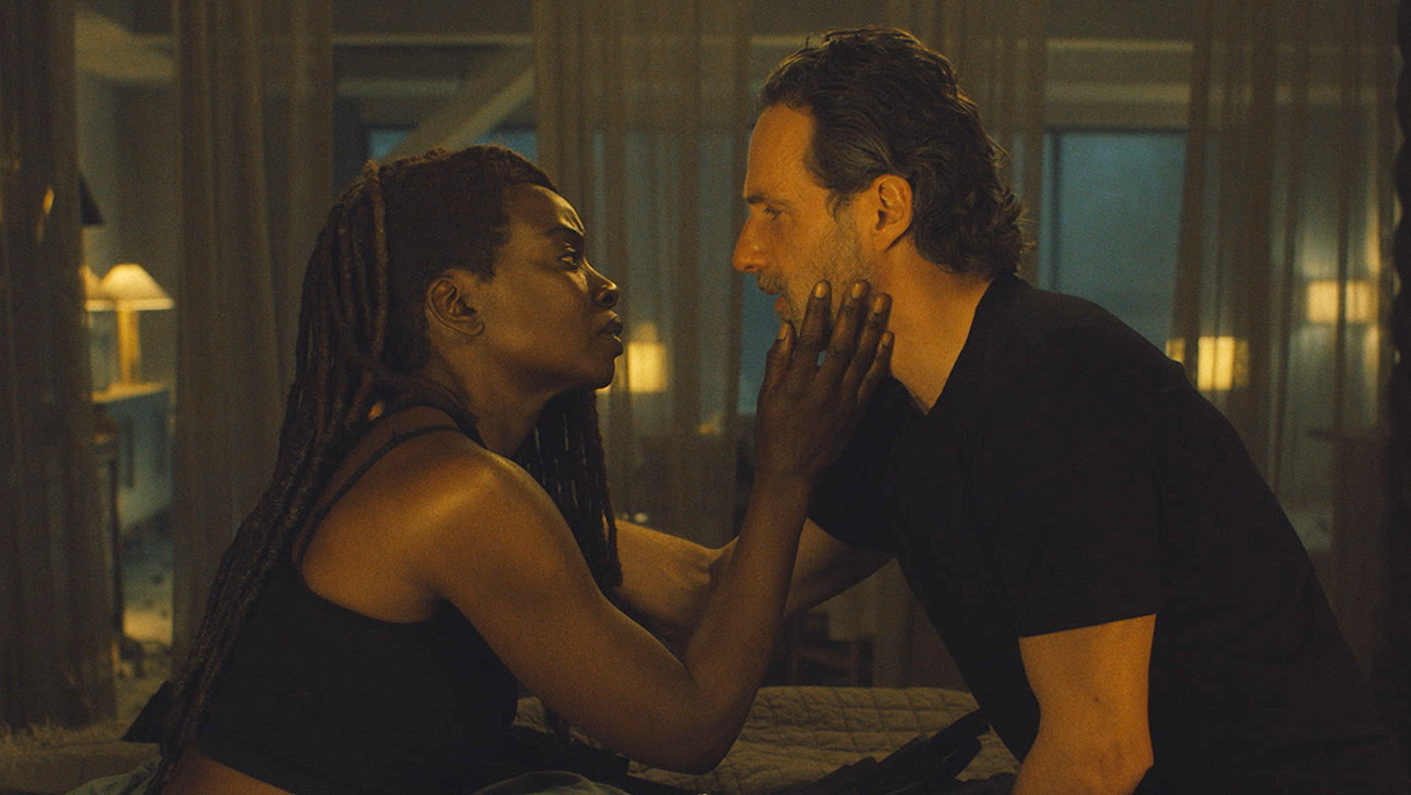 Andrew Lincoln as Rick Grimes, Danai Gurira as Michonne - The Walking Dead The Ones Who Live _ Season 1, Episode 4